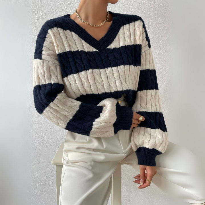 Morta | Comfy V-Neck Sweater