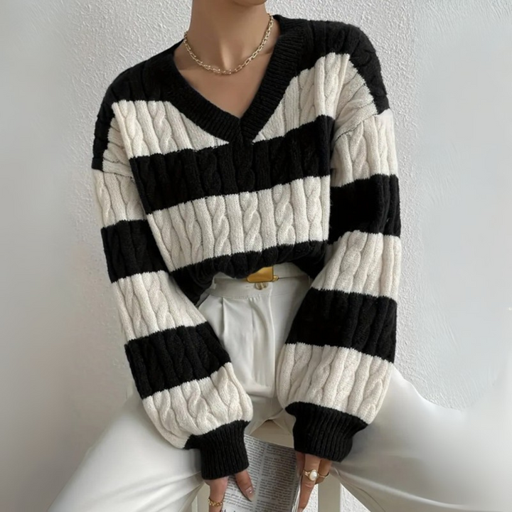Morta | Comfy V-Neck Sweater