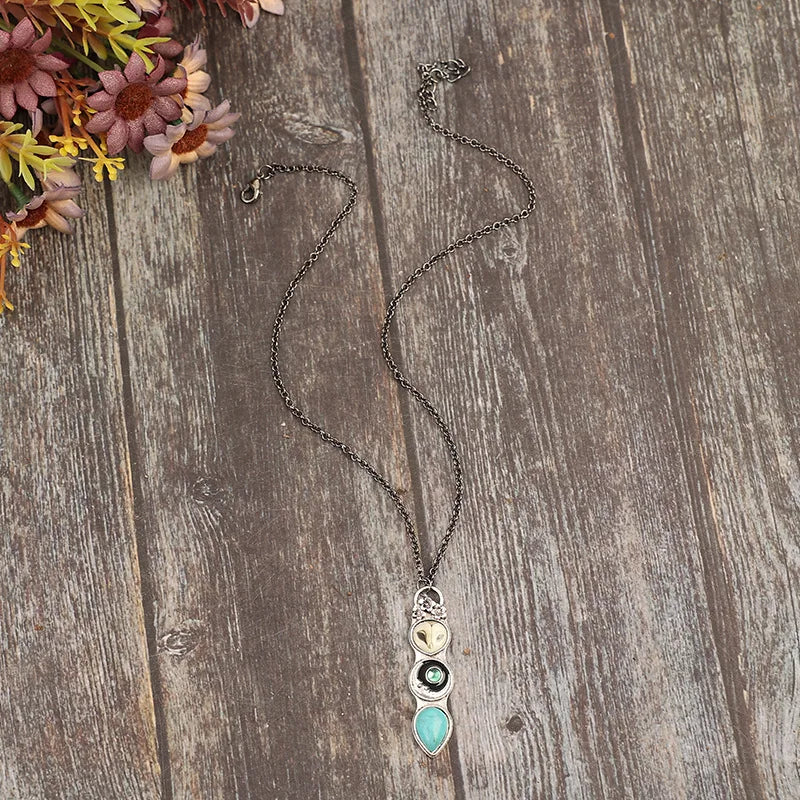 Carlota | Turquoise Owl Bar Necklace