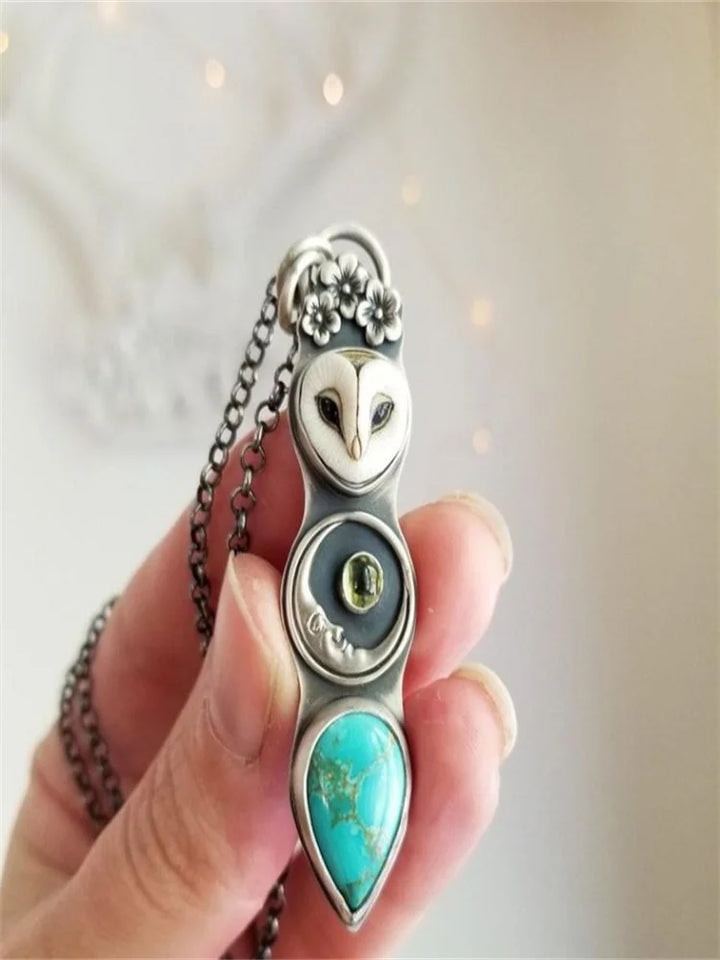 Carlota | Turquoise Owl Bar Necklace