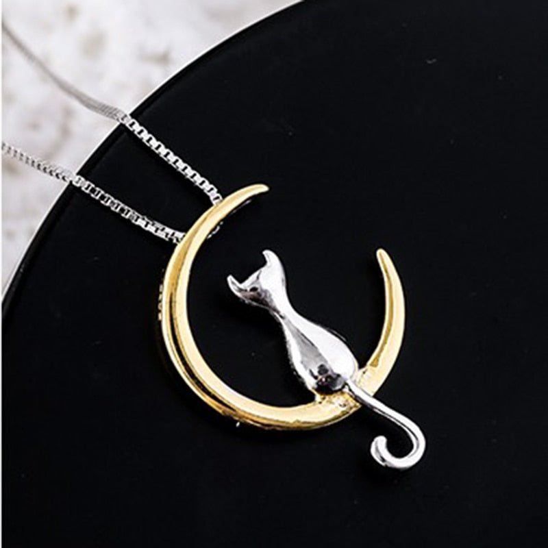 Hebe | Crescent Moon Cat Necklace