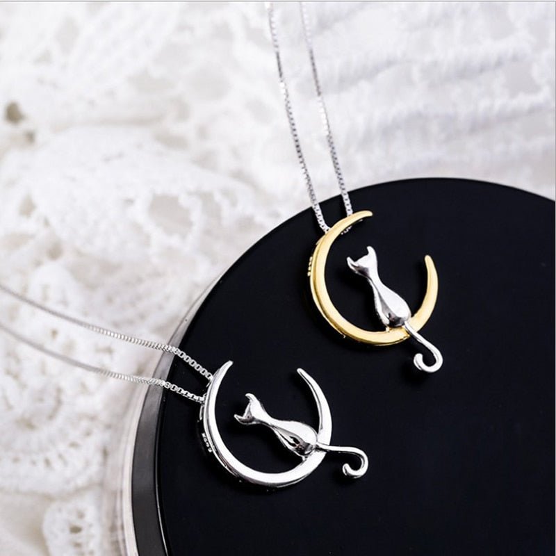 Hebe | Crescent Moon Cat Necklace