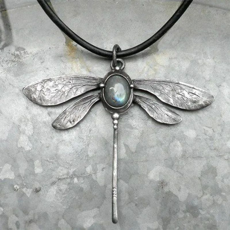 Rosabellina | Vintage Dragonfly Necklace